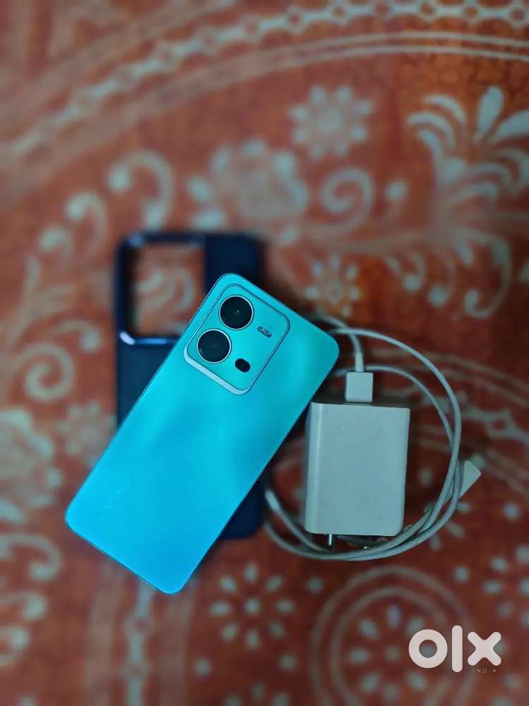 Vivo V25 5g (8/128) Rs. 10.500