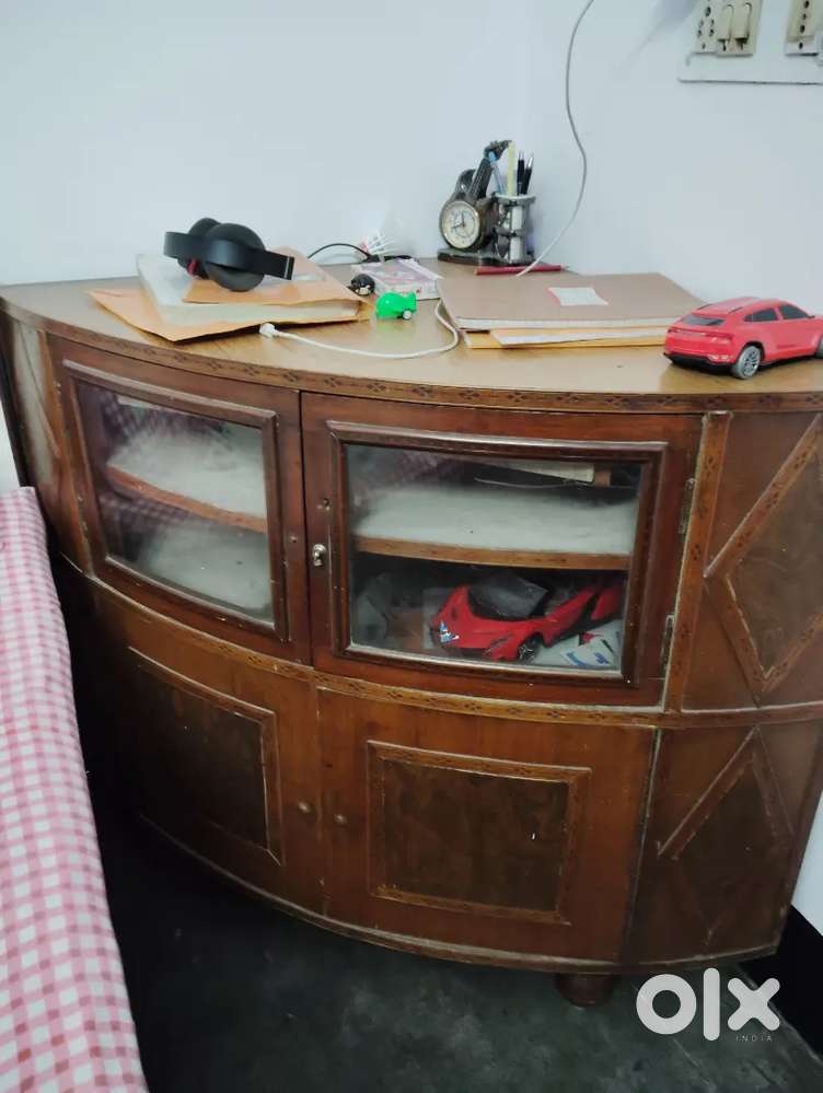 Show case +computer table