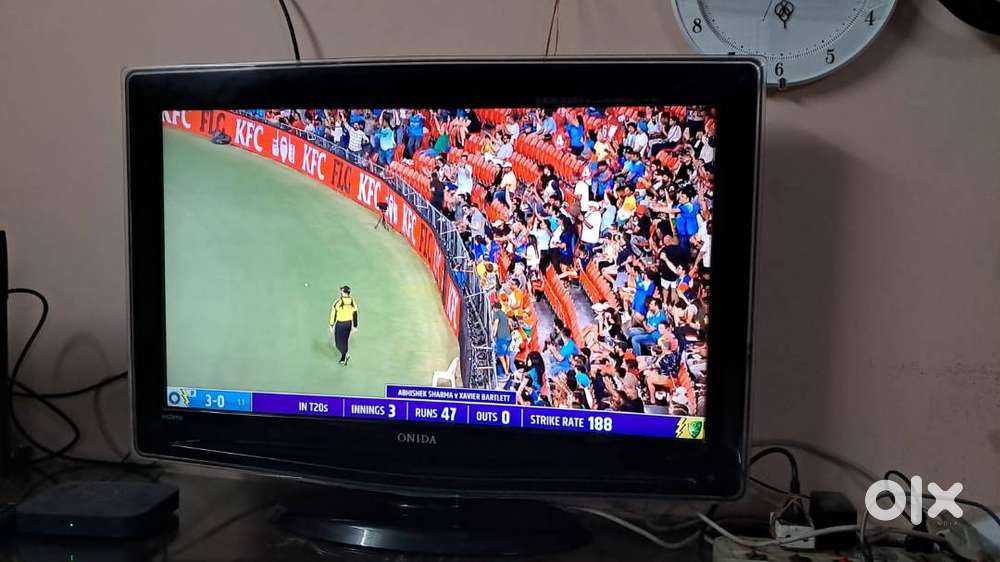 ONIDA 32 Inch LCD HD TV- VERY GOOD ORIGINAL WORKING CONDITION