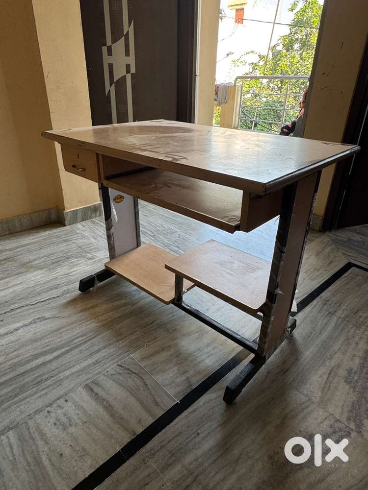 New condition Computer Table