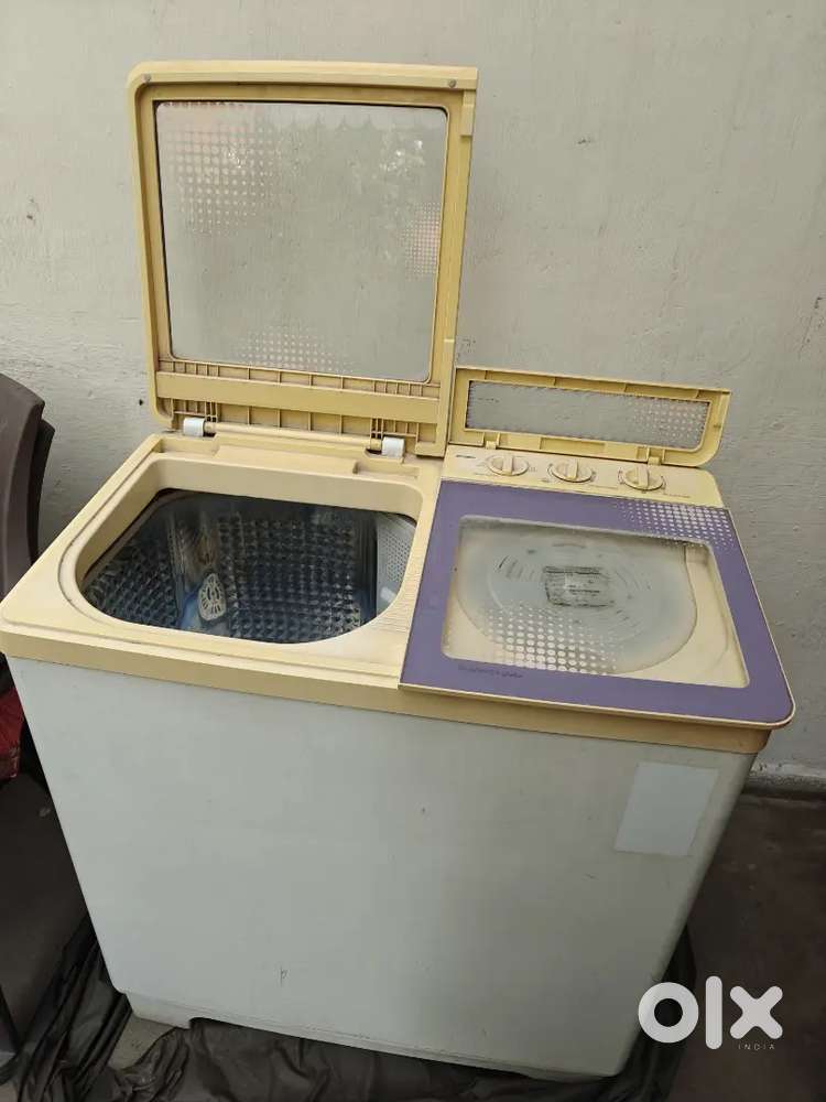 Godrej Semi Auto 7KG Wachine machine