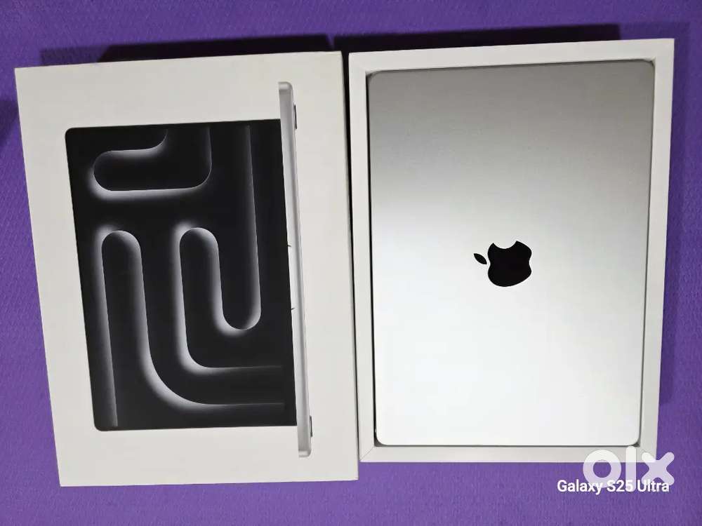 Macbook Pro 14 untouch condition