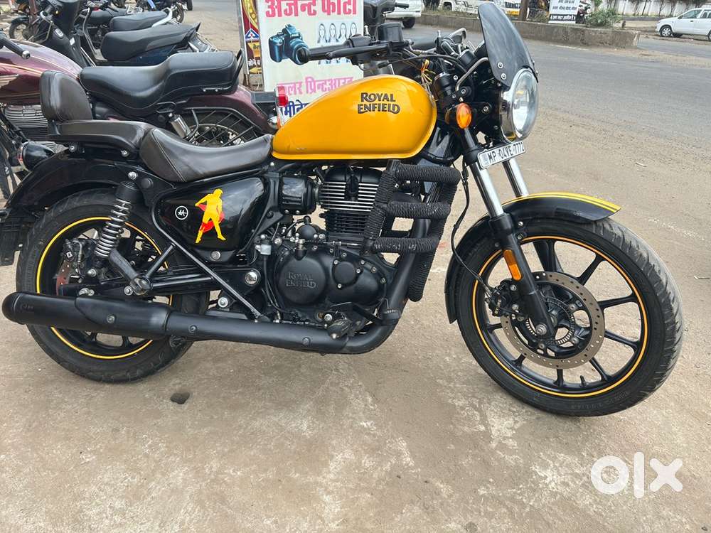 Showroom condition With All Accessories With Stock condition.