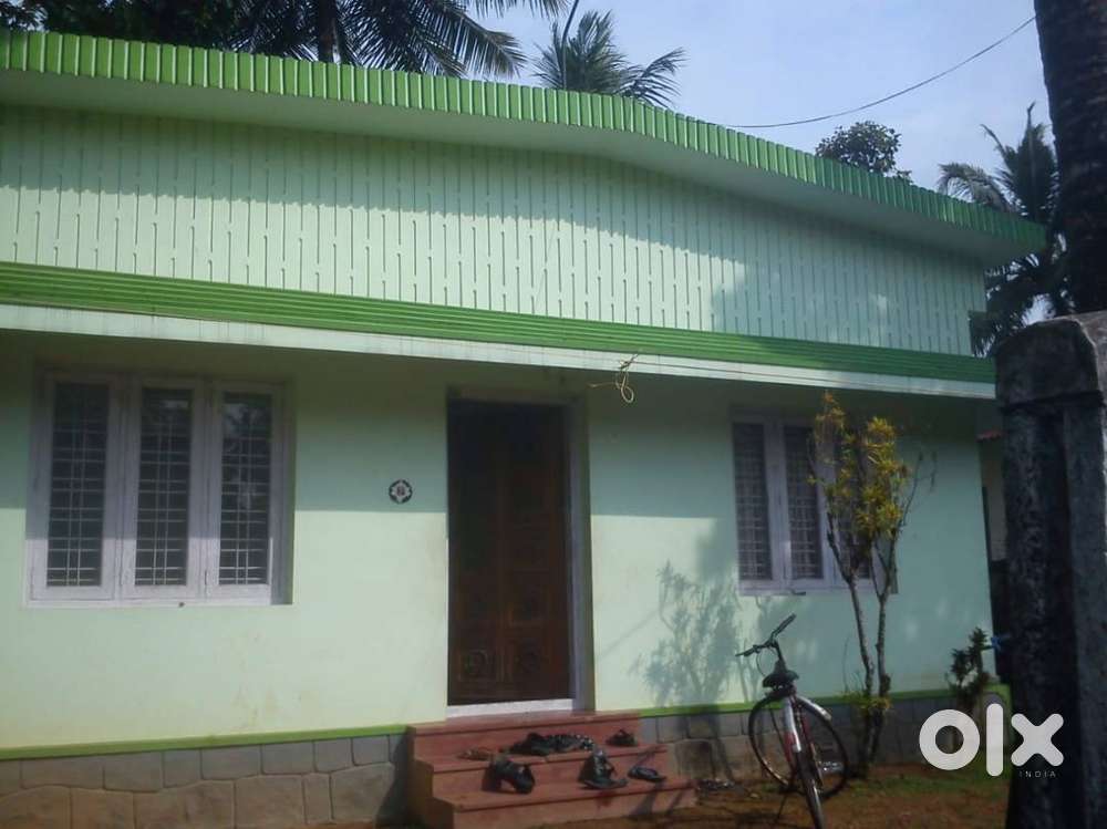 2Bhk independent house opp Kayamkulam railway station for rent