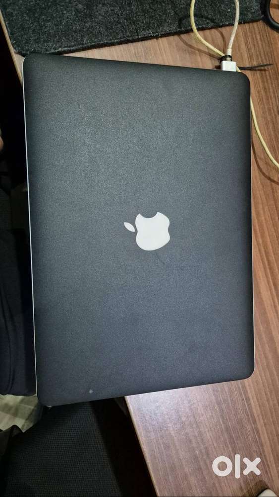 Macbook Air 2017 in Perfect Condition