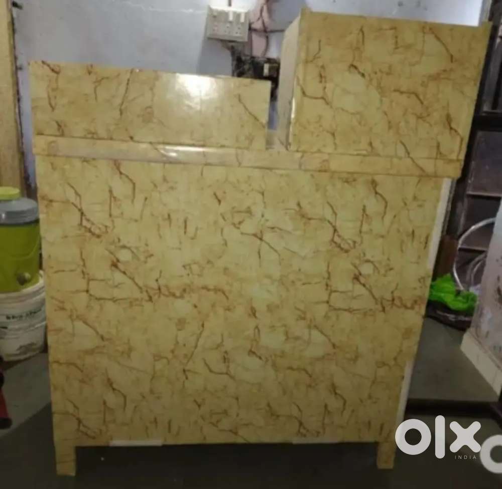 Counter folding table