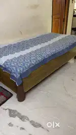 1 single bed and 2 wardrobe on sale in Arjun Nagar, Safdarjung Enclave