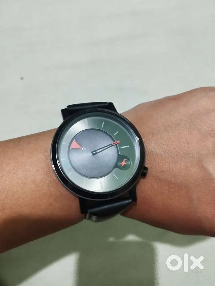 Fast track men's watch