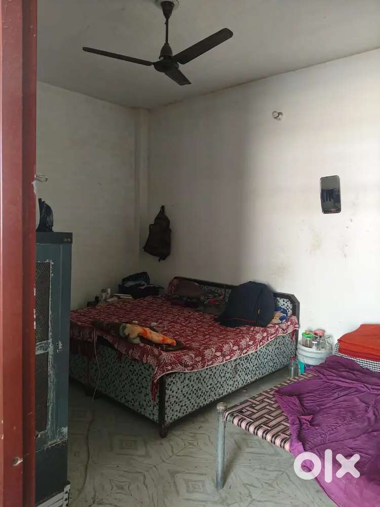 Pg available for boys three time food included