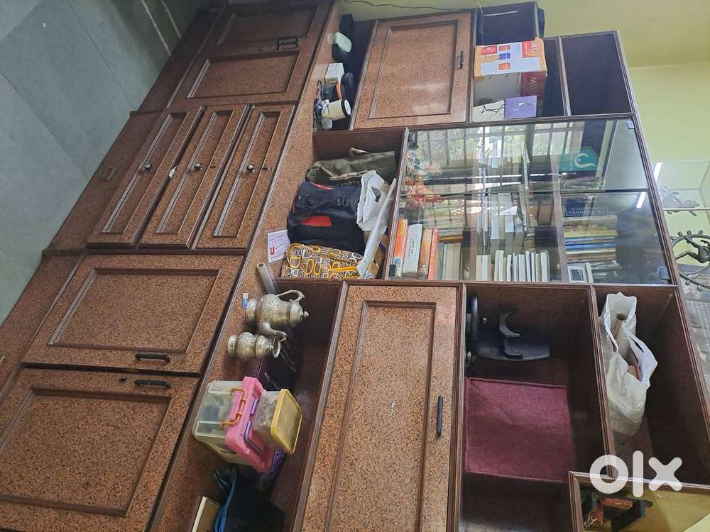 Wooden Showcase in teakwood