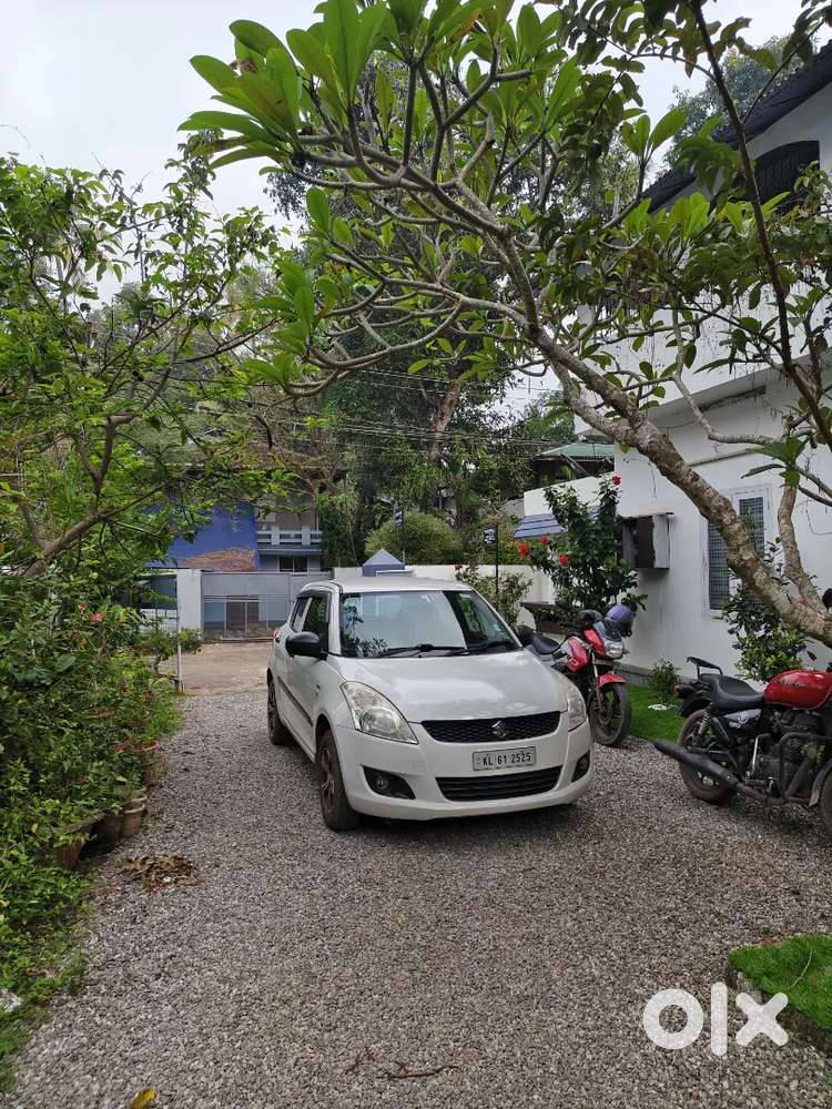 Maruti Suzuki Swift 2012 Diesel 106000 Km Driven