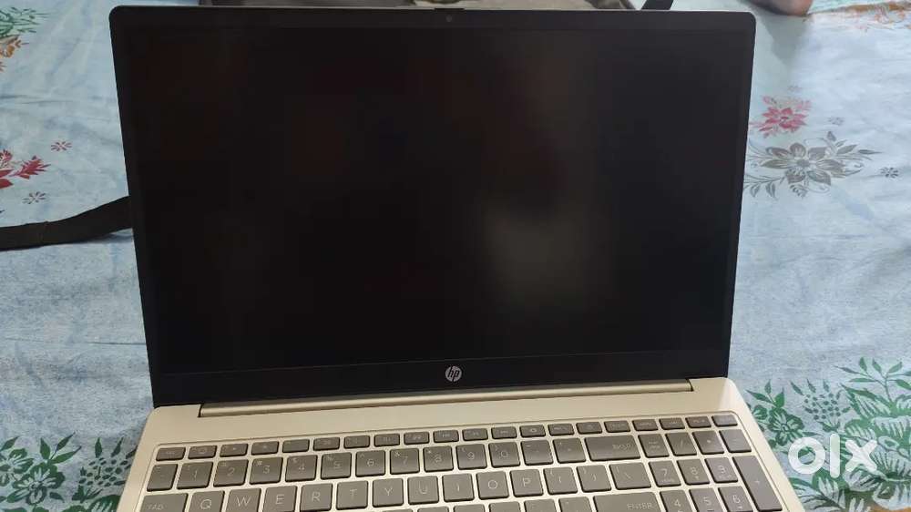 HP LAPTOP 8/512 4MONTHS OLD