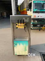 Ice creem mashin softy mashin good condition all working