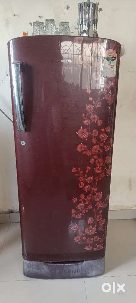 Double door refrigerator