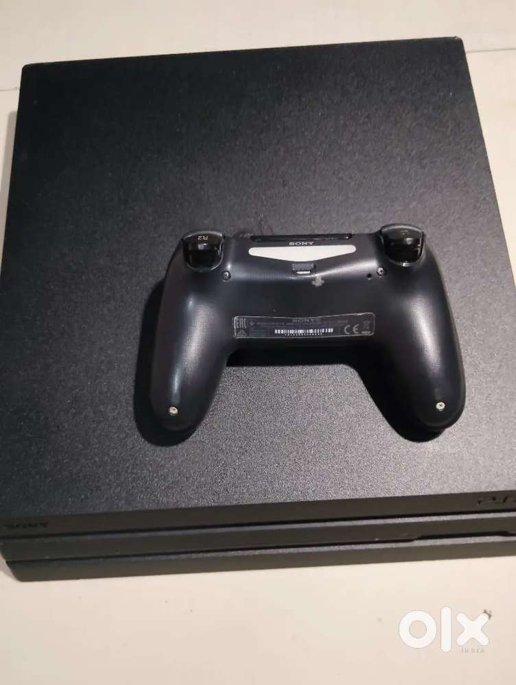 Sony PS4 Pro 1TB, Version 12.02,