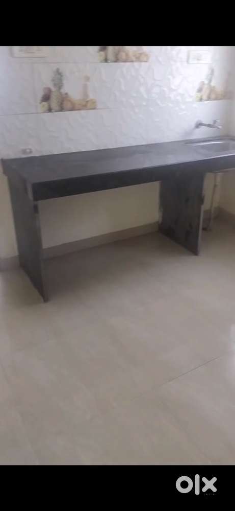 Female roommate required