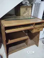 Heavy computer table