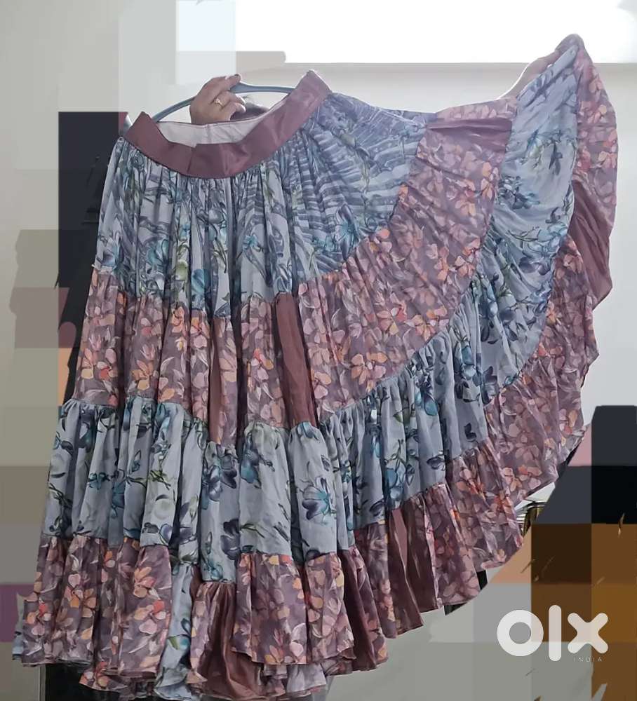 Flower printed Skirt with huge circle
