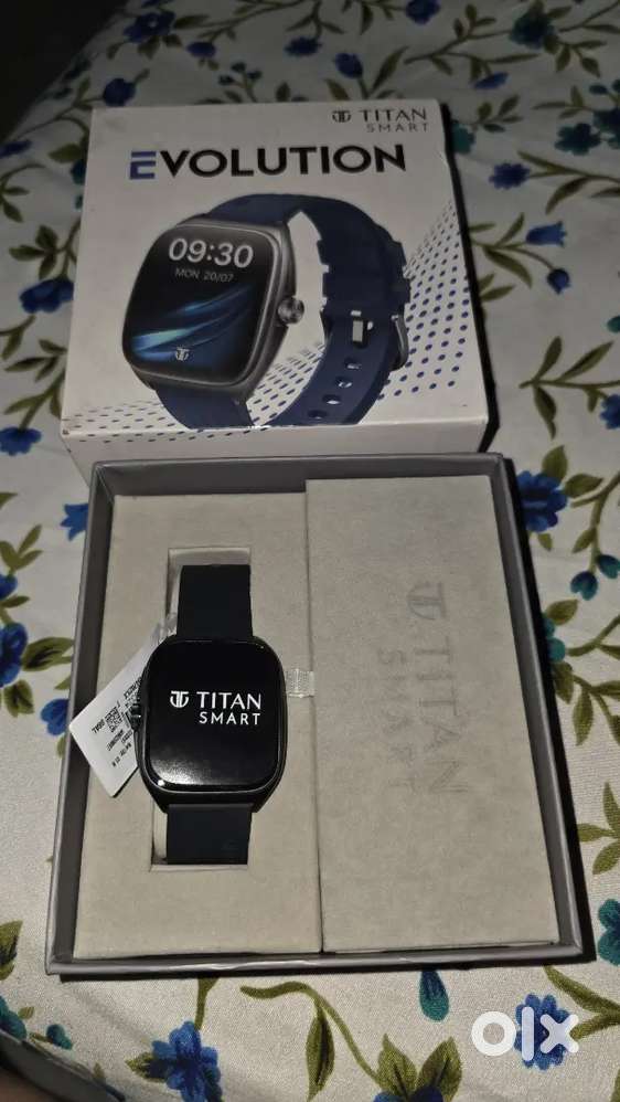 Titan evolution smartwatch