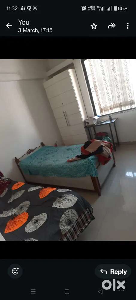 Looking for female roommate for furnished flat