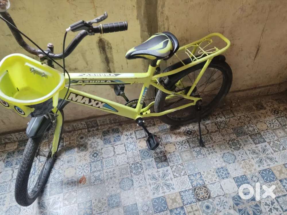 Ashoka Maxx brand of the bicycle non gear cycle