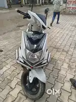Electric scooty good condition only 8months old