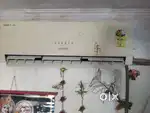 नई कंडीशन की AC बिकाऊ है