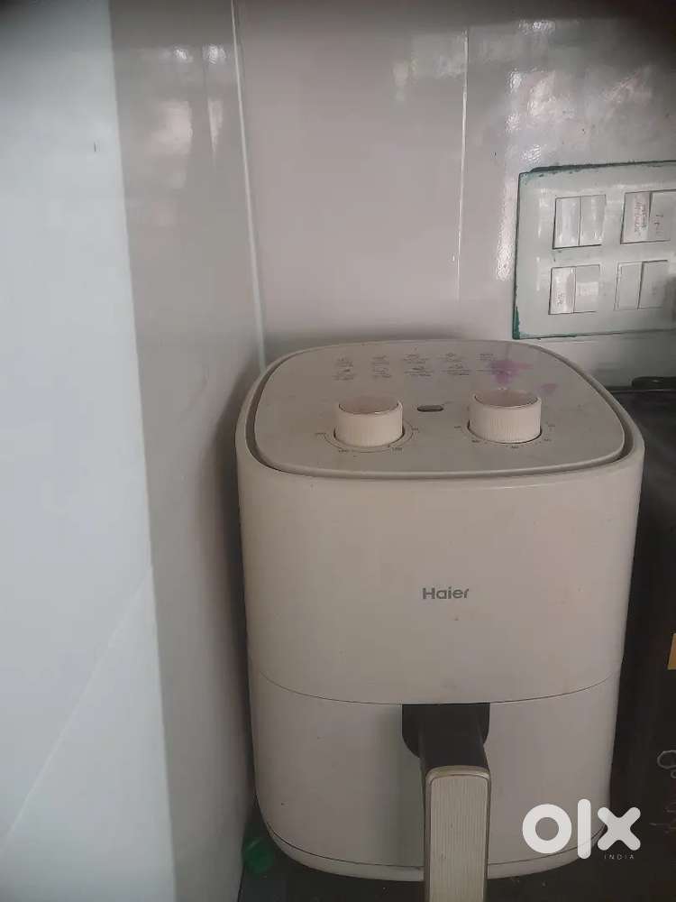 Air frier 5 year's warranty used for 2 months