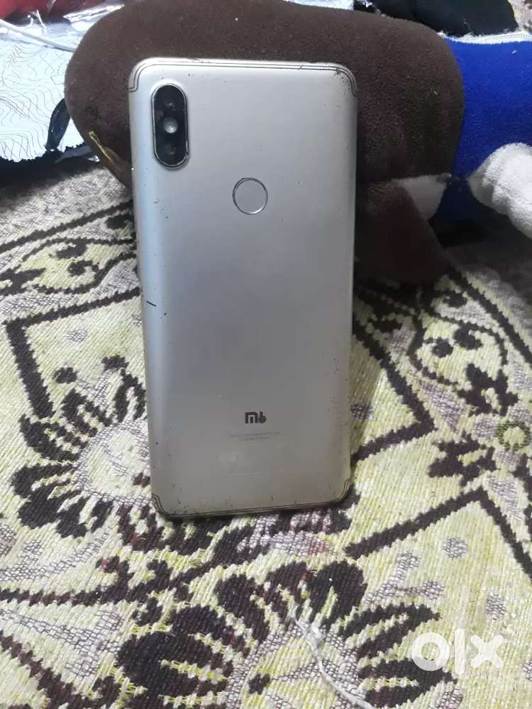 Rrdmi y2 4Gb ram /64GB STORAGE(fix price)