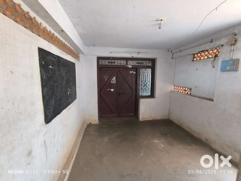 Perfect for Tuition/Office – Near 4 Schools, Bus & Rail Access