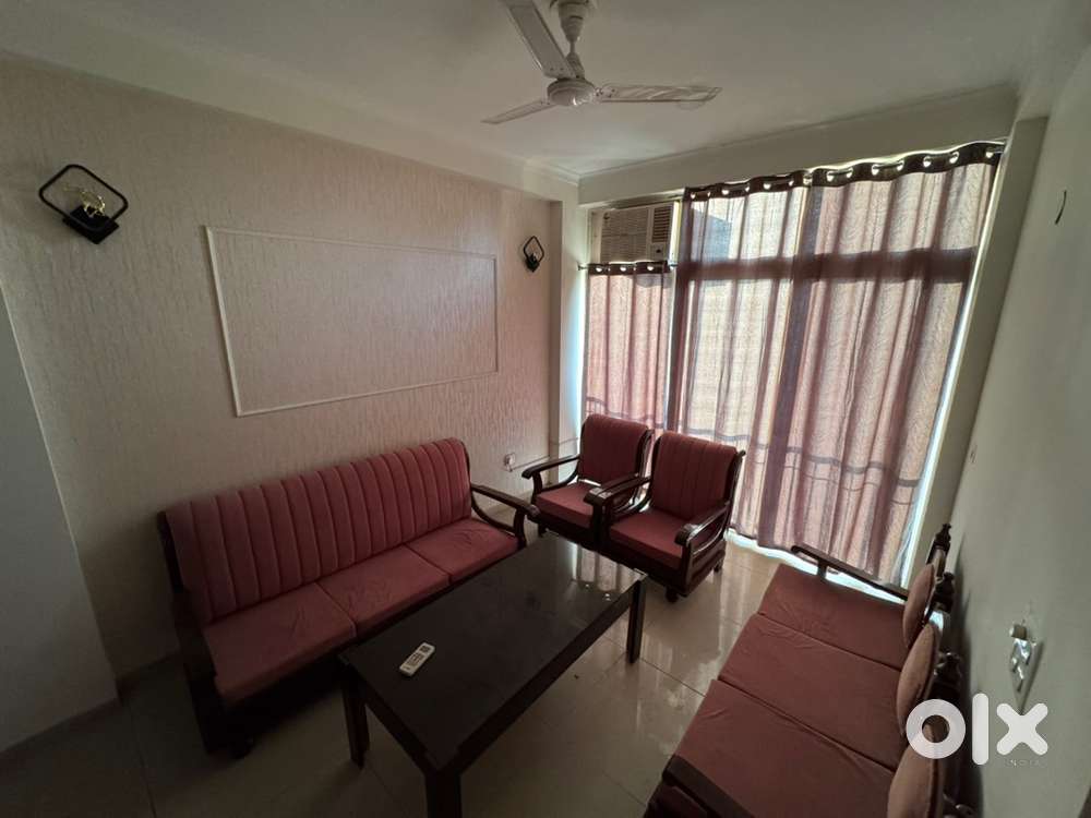 Cozy 3BHK SECTOR 99 Builder floor