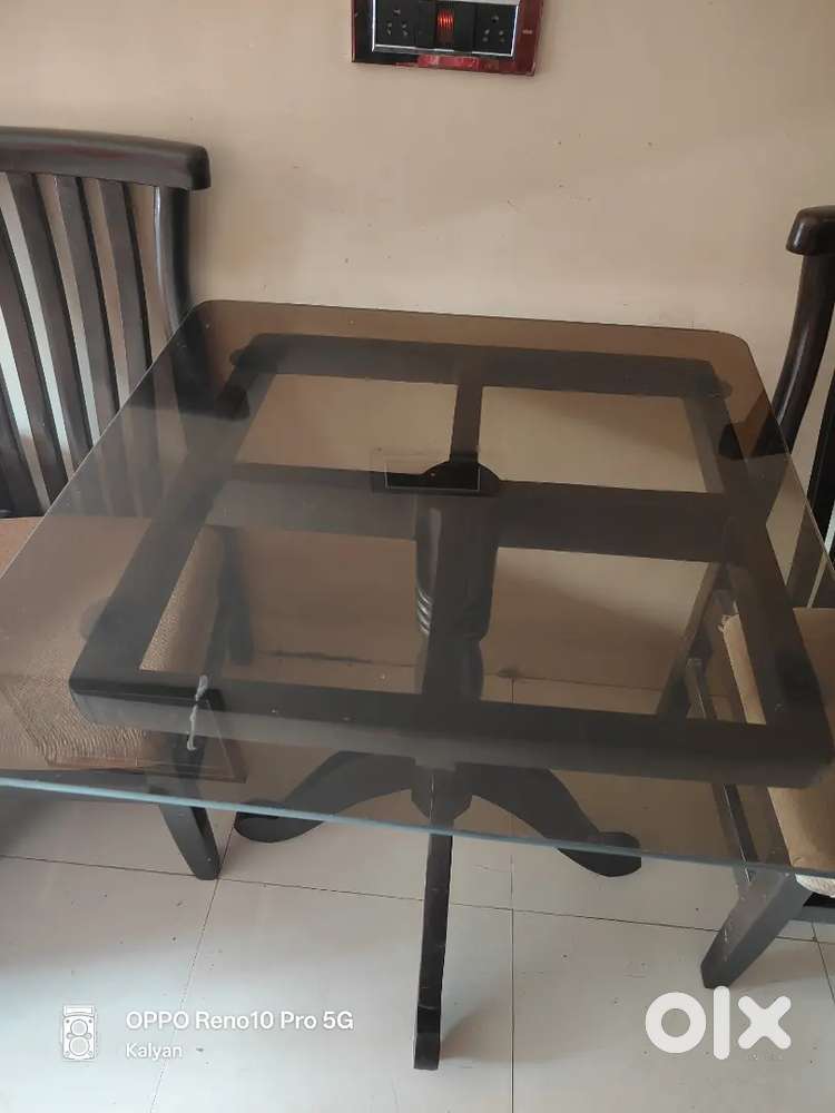 Dinning table with 2 chairs