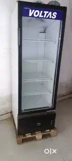 डिस्प्ले फ्रिज आणि D फ्रीज. डिस्प्ले फ्रीज नवीन 1महिना वापर
