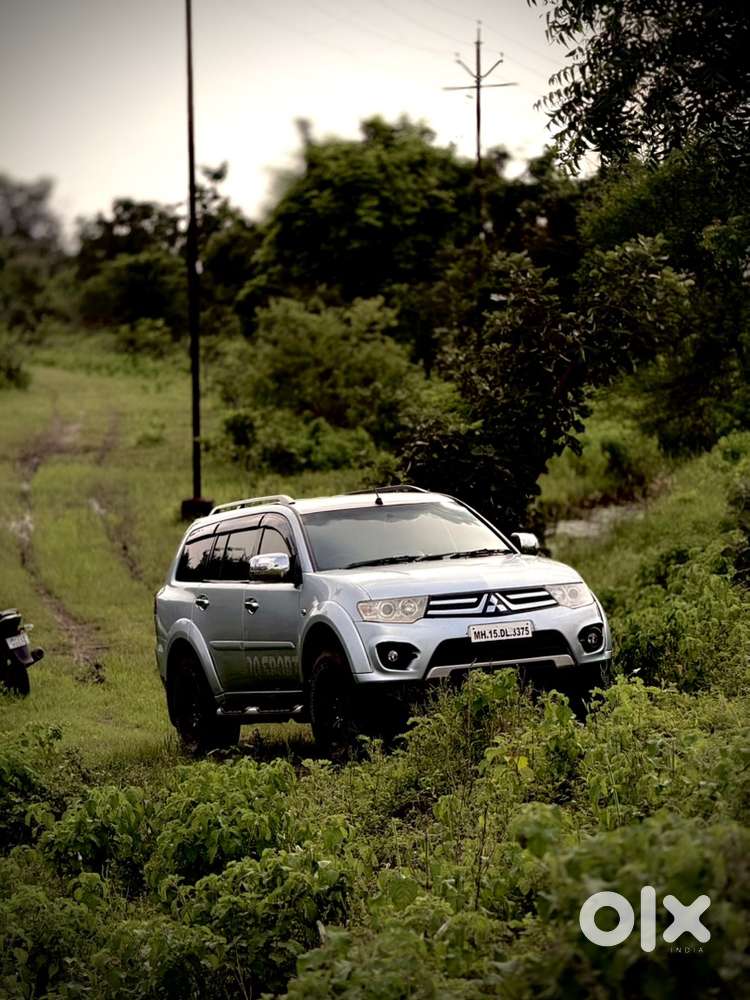 Mitsubishi Pajero Sport 4x4 with custom interior