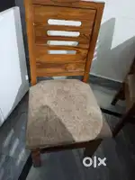 6 setter dianing table with mirror 4 months old there is no any mark