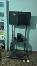 Xiomi 32 inch and Philips speak & TV stand