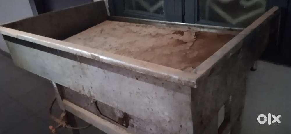 Sale: Commercial 2-Burner Stove & Flat-Top Griddle (2 Items)