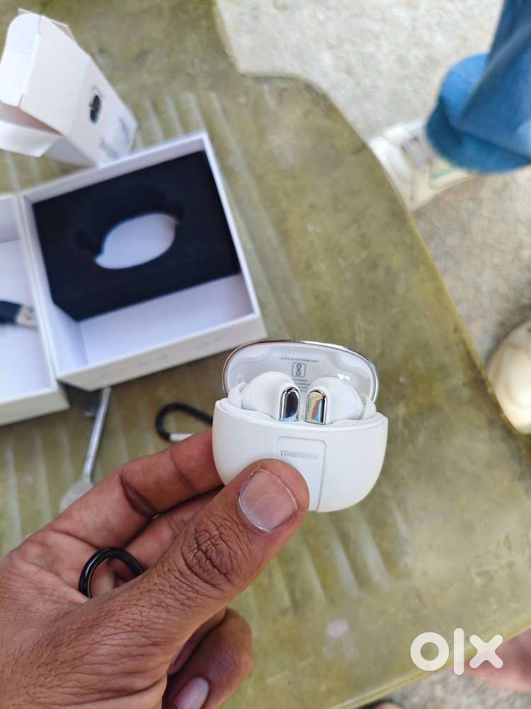 Tume stone earbuds