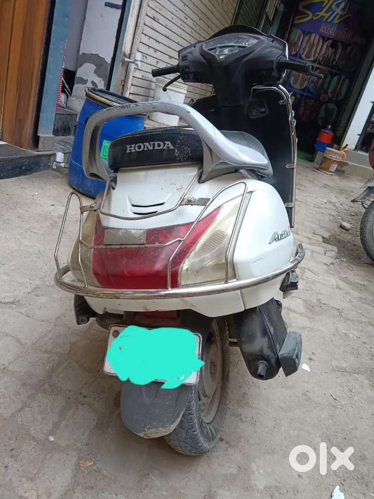Scooty activa