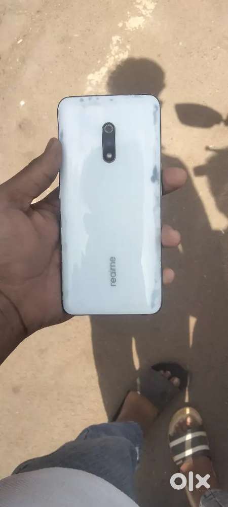 diplay chenj or 4/128 h 4G front cemra upar se opne hota ha