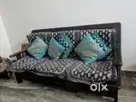 Selling 3+2 sofa set along with center table