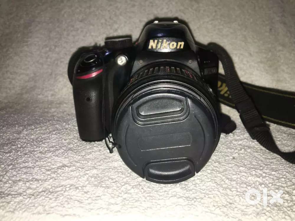 Nikon D3200 with 18-55 kit lence