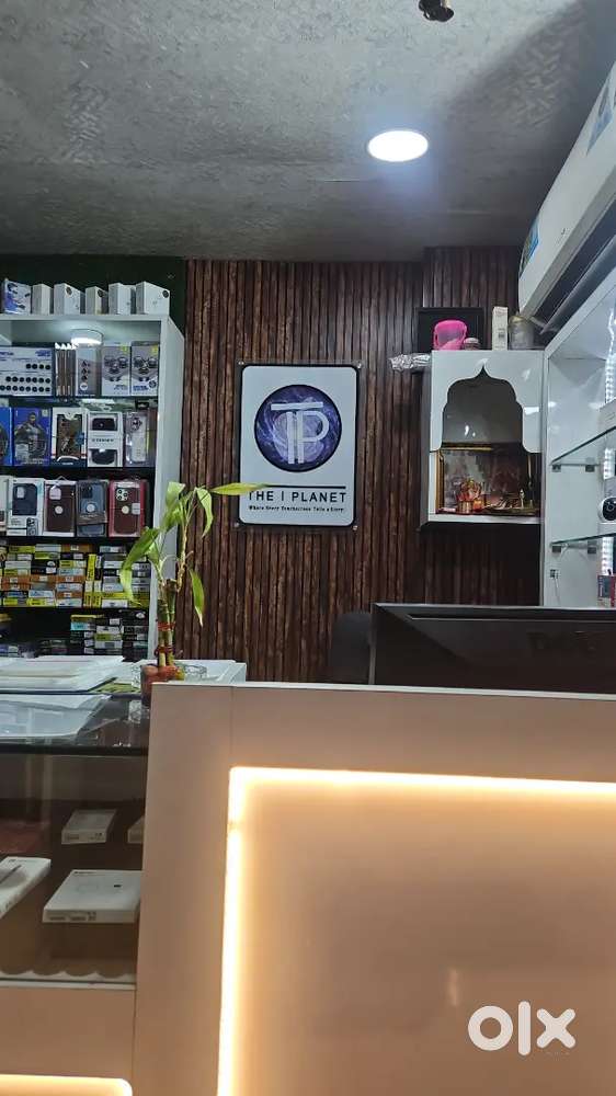 Mobile accesories shop me ladka chahiye for counter sales