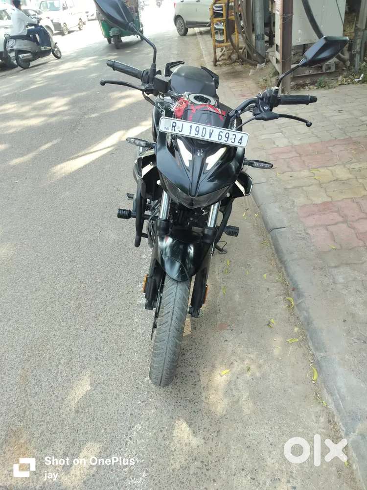 Good condition one hand chali hui he ek dm perfect he