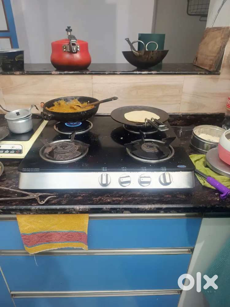 Four Burner Gas Stove Available for Sale. Fully Working and Operating