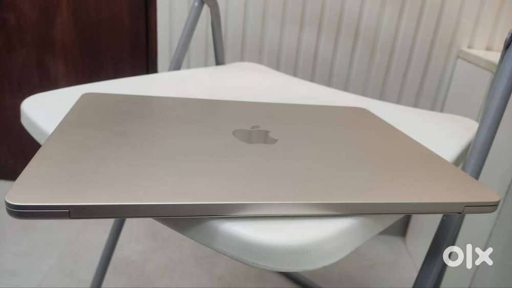 MacBook Air M2 Elegant condition