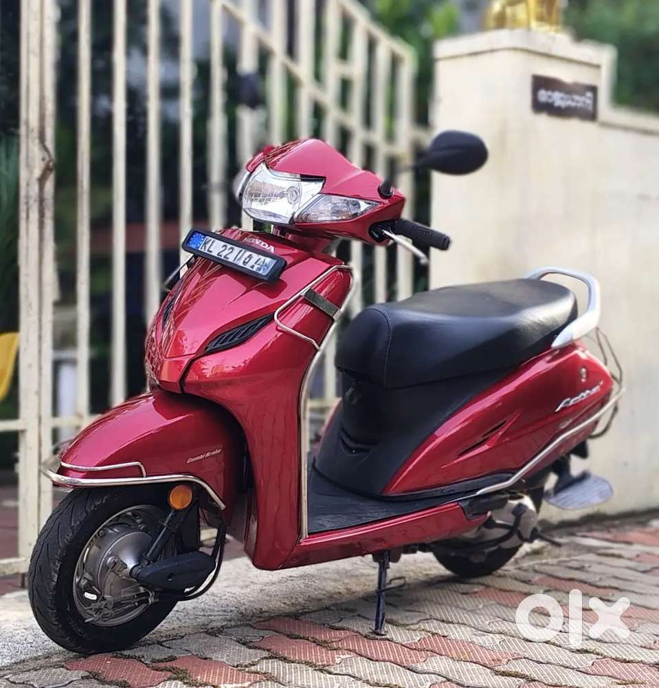 Honda Activa 4G Showroom condition All papers clear single owner