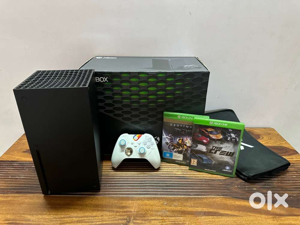 Xbox Series X with Starfield Limited Edition controller