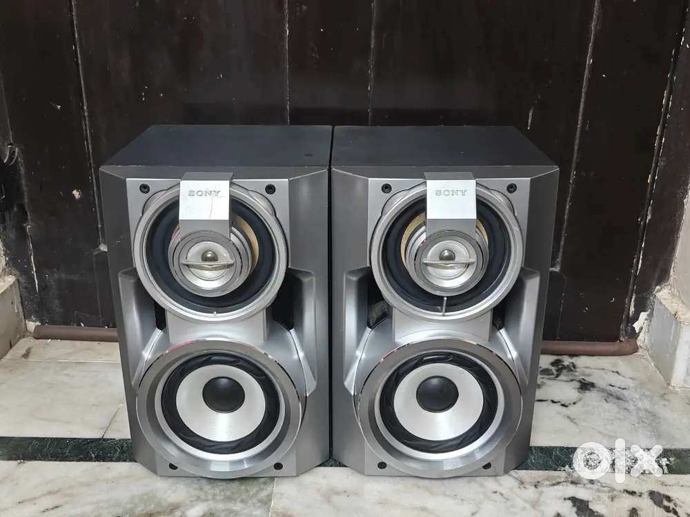 Sony 2 speaker 8 ohms 200 watts used any AV receiver avr