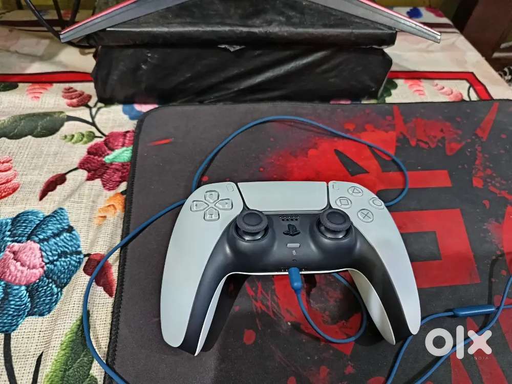 Selling my playstation 5 (ps5)